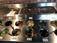 自助调料区-義聚德·清真铜锅涮羊肉·烧烤(河东店)