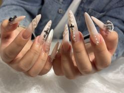 -UGIRL有个美甲