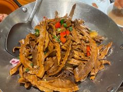 -黄泥岗·地道湖北菜(奥特莱斯店)