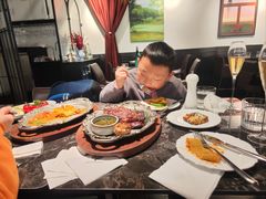 -LESCEDARS Brasserie Bistro香柏树