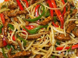 豆芽炒肉丝（特色美食）