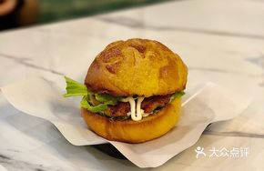 Green Juice Pineapple Pork Cutlet Sandwich