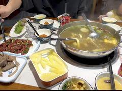 -乡土黄·鲜牛肉火锅·小龙虾(兴业街店)