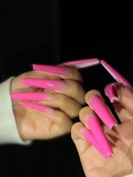 -花岐款式专研健康美甲沙龙
