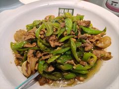 辣椒炒肉-绿草地·湘菜(酃湖师院店)