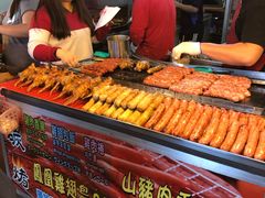 -凤凰鸡翅包饭·山猪肉香肠