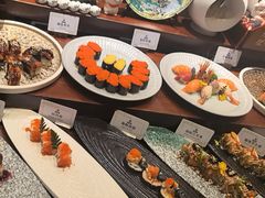-雍容荟帝王蟹活龙虾展台自助(IFS黑金店)
