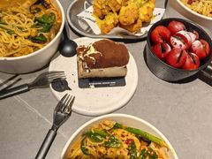 -W COLLECTIVE  DESSERT SHOP