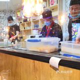 一口咬下去，满嘴都是肥美的鳗鱼，非常香美