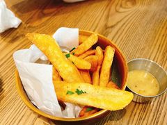 炸薯条配蜂蜜芥末酱-gaga(深圳南山益田假日广场店)
