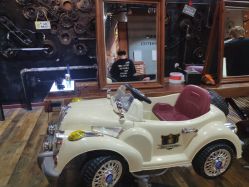 -CUT CUT Hair Salon