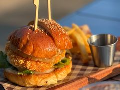 -三勾JJJ Burger&Coffee(梅溪湖店)