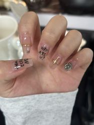 -芊屿芊浔美甲