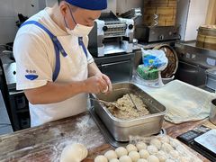 -李与白包子铺(桐梓林店)