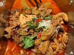 牛杂鸳鸯锅-左庭右院鲜牛肉火锅(环球港店)