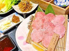 -山川小町·极番烧肉(新地假日广场店)