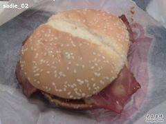 BBQ培根堡-卡乐星(美罗城店)