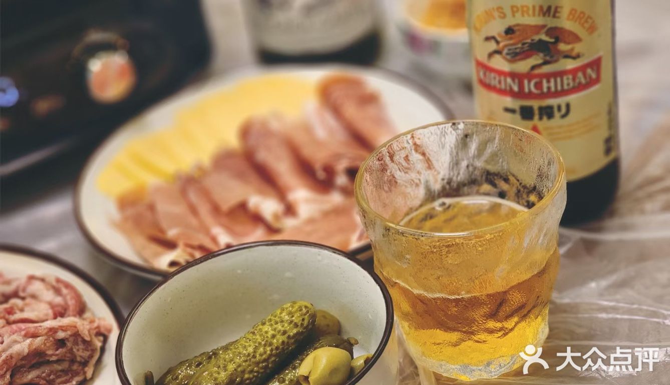 友家小聚，祝贺新婚