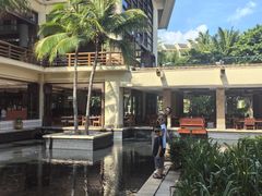 -亚龙湾喜来登·美景台大堂吧