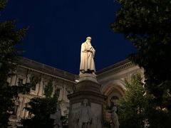 -文艺复兴百货(米兰大教堂广场店)