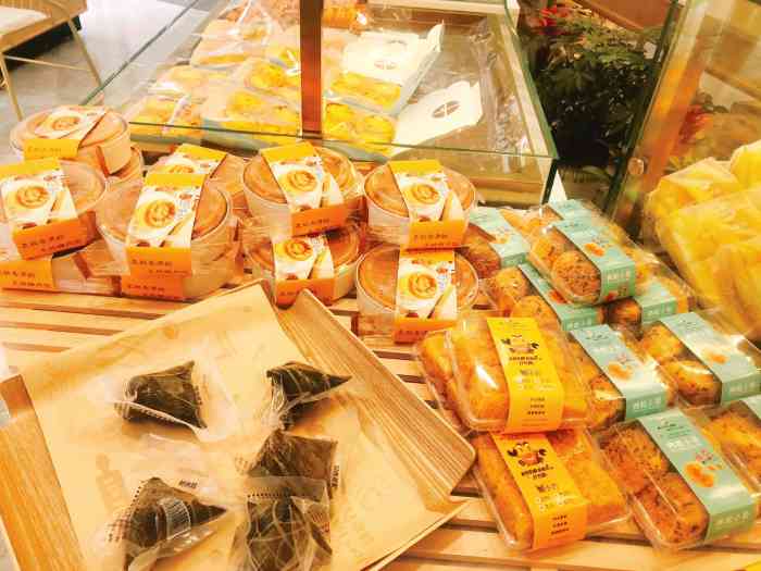 林记开心蛋糕(硕果时代店)-"抚州老牌蛋糕店了,晚上吃完饭来逛逛消食