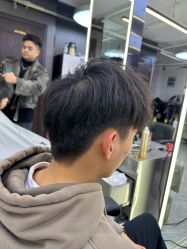 -藤野造型烫发染发