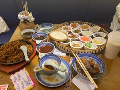 -包整·丝娃娃(一览甲秀楼风景店)