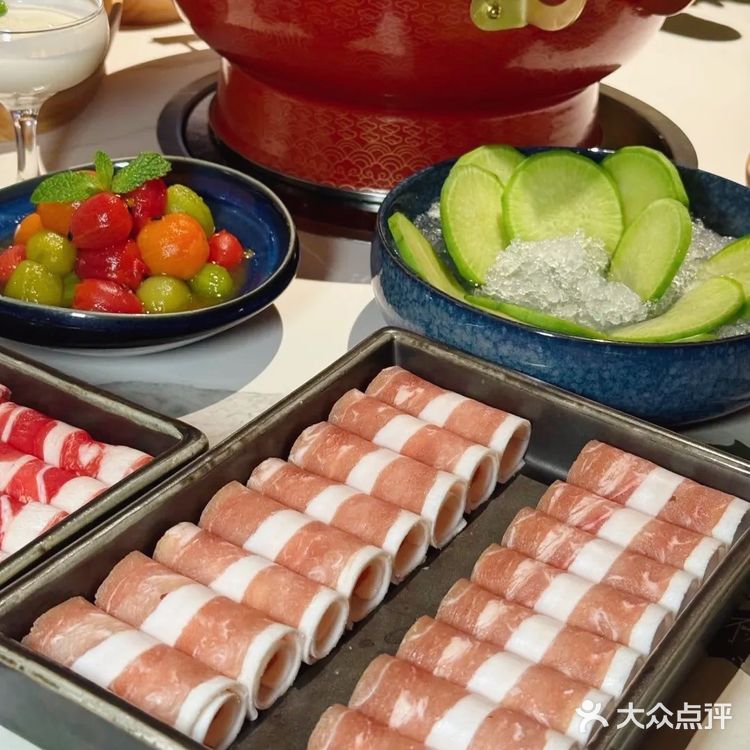 圣诞季约会 艾特饭搭子梧桐树下温暖滋味