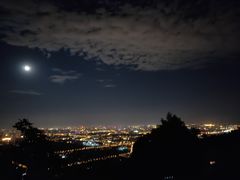 -鬼笑石后山停车场