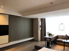 -榆林榆阳西路火车站亚朵酒店