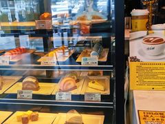 面包甜点陈列柜-麦当劳(季华好又多店)