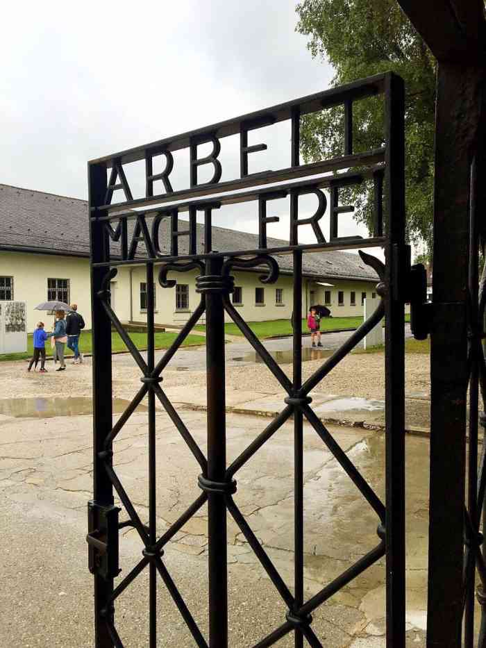 达豪集中营遗址-"亲临现场就能体会到那令人发寒的绝望和冷意.