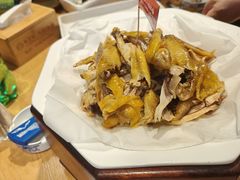 -头上红煨盐鸡·非遗院子餐厅
