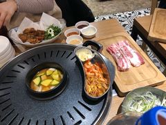-江南猪肉商会无限续吃(弘大店)