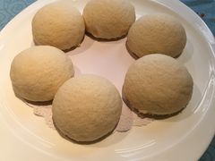 脆皮流沙包-皇朝会.经典传统粤菜(外滩店)