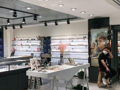 -宏宇眼镜蔡司依视路折扣店(兆佳眼镜城店)