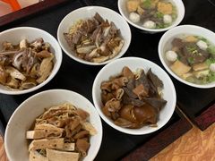 -松树干拌面店