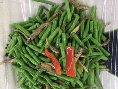 山坑鱼仔炒豆角-聚福生态农庄