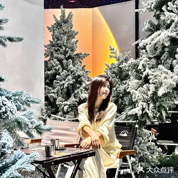 哈尔滨下雪的烧烤店也太浪漫了～