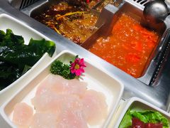 -海底捞火锅鲜切牛肉主题店(长寿路店)