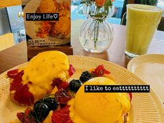 橙渍三文鱼班尼蛋-UPPER KITCHEN(延安路店)