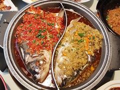 -阿瓦山寨·湘菜现炒·剁椒鱼头王(咸阳总店)