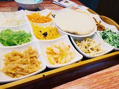 狮峰路三姨妈丝娃娃-怪噜范·老贵阳街头名小吃(汇金星力城店)