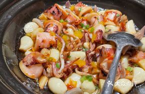 Hainan Yellow Pepper Stir-fried Squid Tubes