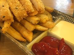 英式炸鱼配宽薯-HELLO 27 意面·沙拉·帕尼尼