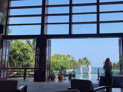 -亚龙湾喜来登·美景台大堂吧