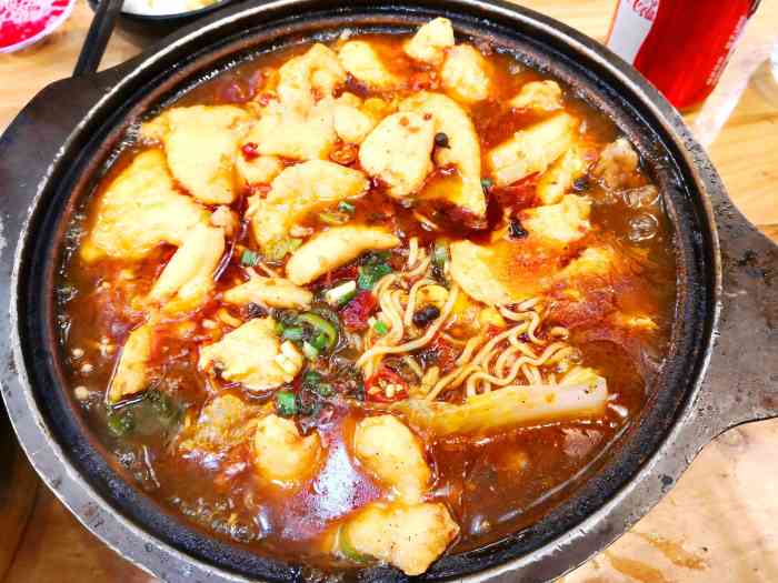 会冒泡的石锅鱼(春熙路店)-"国庆去四川玩,不晓得吃啥子,就碰巧看见了