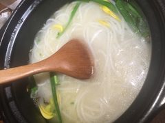 -云海肴·汽锅鸡·云南菜(天山百盛优客店)