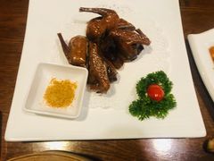 吊烧妙龄乳鸽-悦雅居·老广州老味道(长湖店)