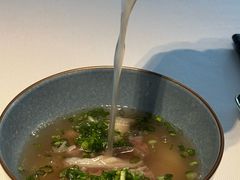 精选牛腩清汤米线-炳胜私厨(中达旗舰店)